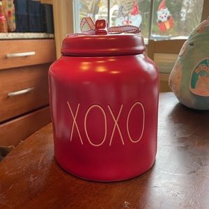 Rae Dunn chubby red XOXO canister
